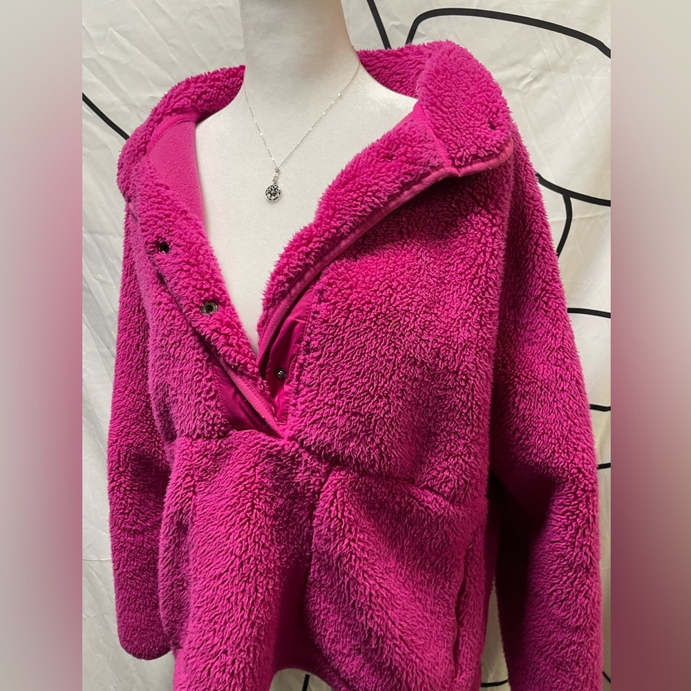 Lou & Grey Hot Pink Sherpa athlesiure  Sweater Medium
